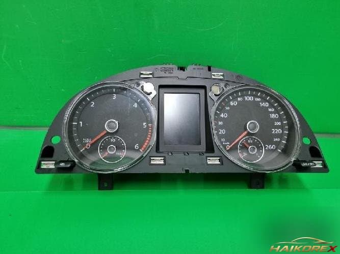 Volkswagen Passat 2011 — приборная панель 3C0920872G