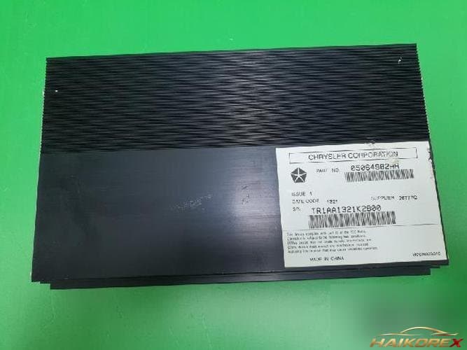 Chrysler 300 2011 — усилитель 05064982AH
