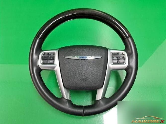Chrysler 300 2011 — рулевое колесо 1