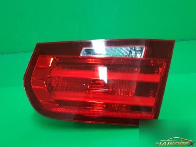 BMW 3 Series 2012 — накладка крышки багажника (с фонарём) 7259916-09