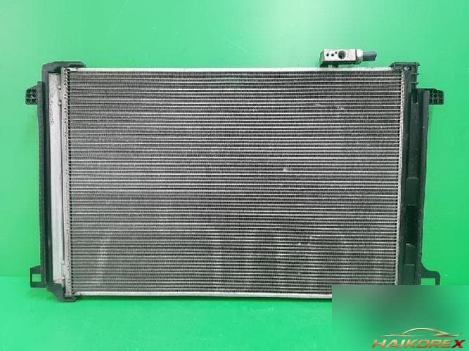 Mercedes-Benz E-класс 2010 — конденсор кондиционера A2045000654