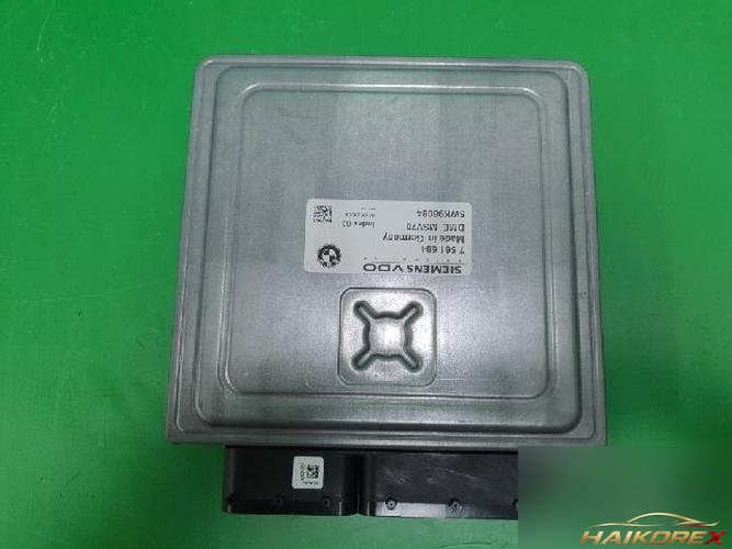 BMW 5 серия 2007 — блок управления двигателем ECU 7561684 3