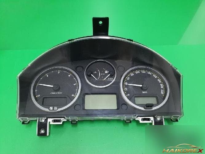 Land Rover Freelander 2010 — приборная панель AH52108491FB