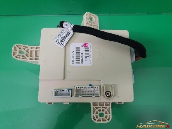 Kia K7 2011 — блок предохранителей салонный 95400 3R000