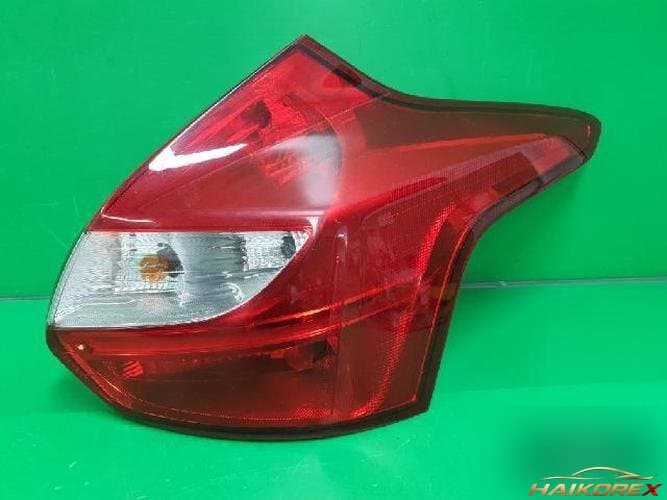 Ford Focus 2014 — комбинированный фонарь задний правый BM54 13404 A