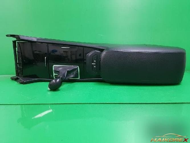 Kia K7 2011 — консольный ящик 84610 3R070K
