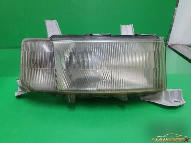 Toyota bB 2001 — фара правая 77162