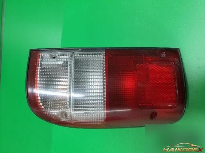 Toyota bB 2001 — комбинированный фонарь задний правый