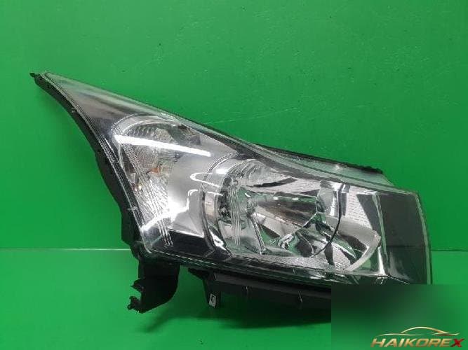 Chevrolet Cruze 2012 — фара правая 95913321