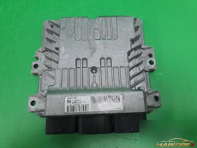 Peugeot 308 2012 — блок управления двигателем ECU 9676760880
