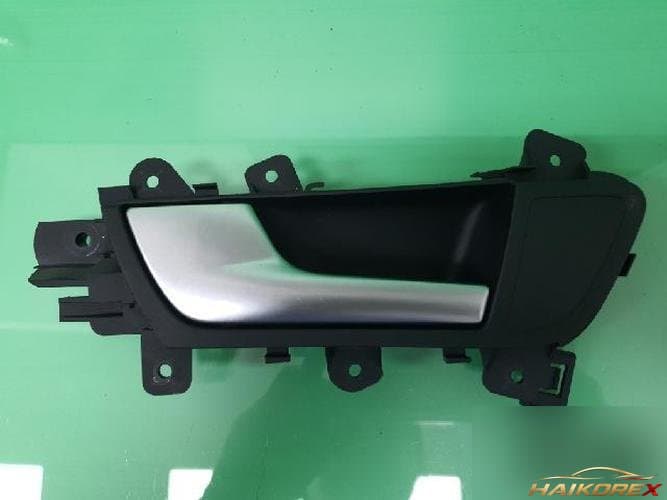 Audi A4 2012 — ловушка двери 8K0839019