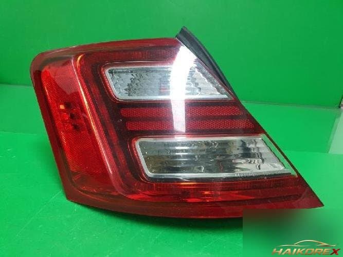 Ford Taurus 2013 — комбинированный фонарь задний левый DG13 13B505