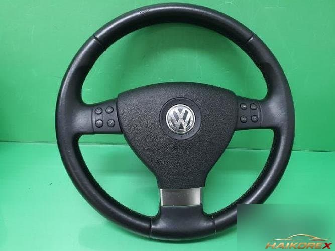 Volkswagen Tiguan 2010 — рулевое колесо