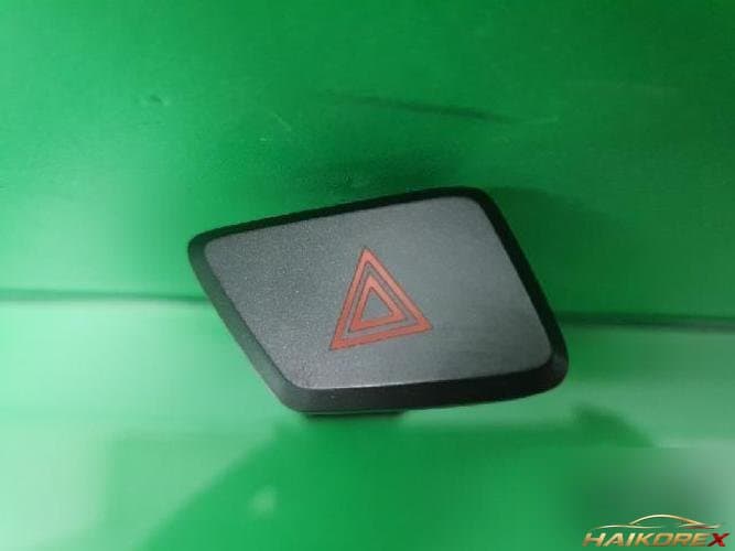 Hyundai Sonata 2012 — кнопка аварийной сигнализации