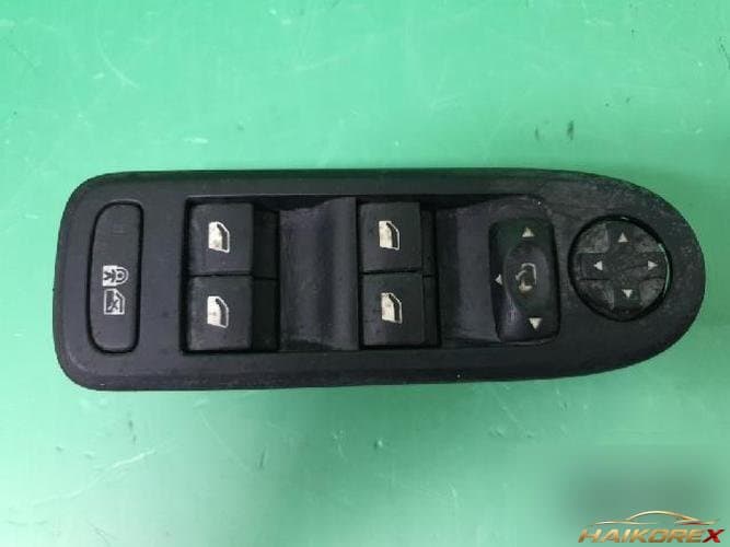 Peugeot 508 2015 — кнопка стеклоподъемника 98026370ZD 3
