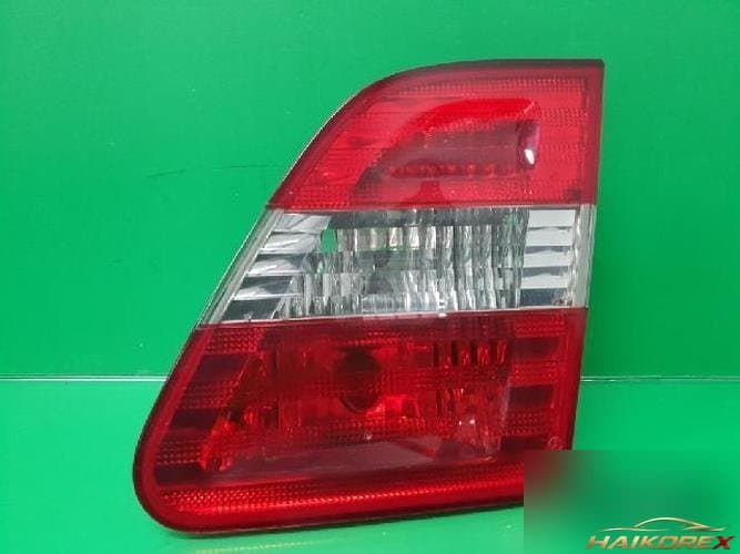 Mercedes-Benz B-Class 2009 — накладка крышки багажника (с фонарём) 1698201664