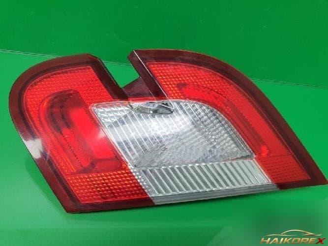 Ford Taurus 2011 — задняя отделка (багажник) 2