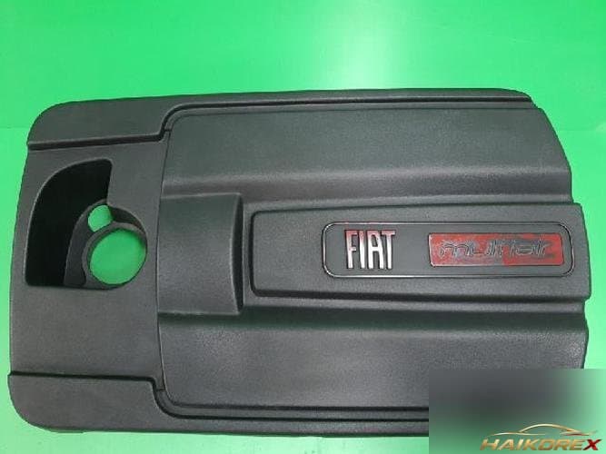 Fiat 500 2015 — крышка двигателя 68081716AC