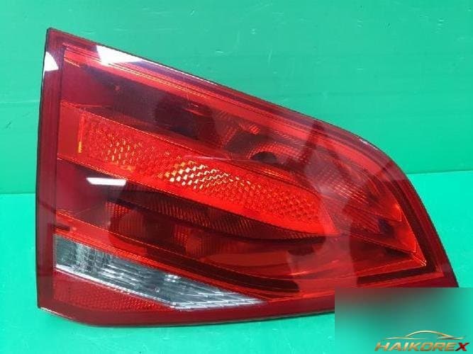 Audi A4 2009 — накладка двери задней левой 8K5 945 093 D 1