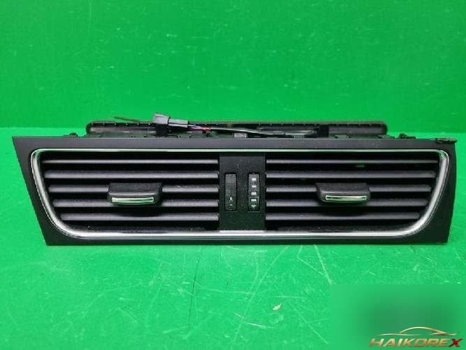 Audi A4 2009 — панель приборов 8T1 820 951 C