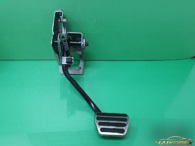 Land Rover Range Rover 2008 — педаль тормоза 6H42 2455BA8WQD