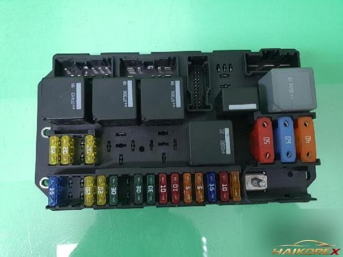 Land Rover Range Rover 2008 — блок предохранителей (салонный)