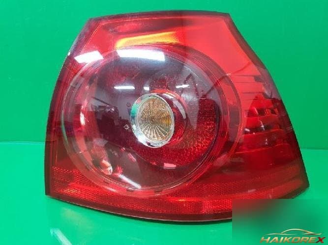 Volkswagen Golf 2006 — комбинированный фонарь задний правый (пассажирский)
