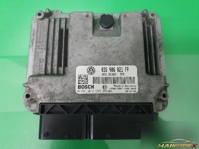 Volkswagen Golf 2006 — блок управления двигателем ECU 03G906021FP