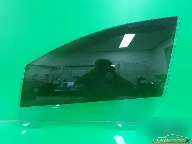 Ford Mondeo 2015 — стекло 1