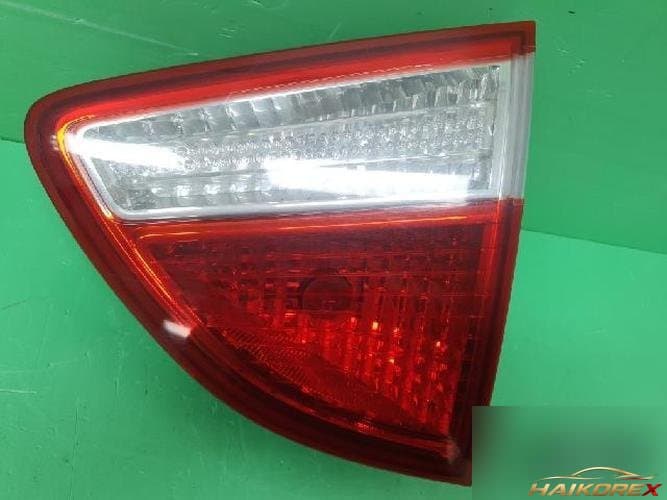 Hyundai Veracruz 2007 — отделка крышки багажника белая