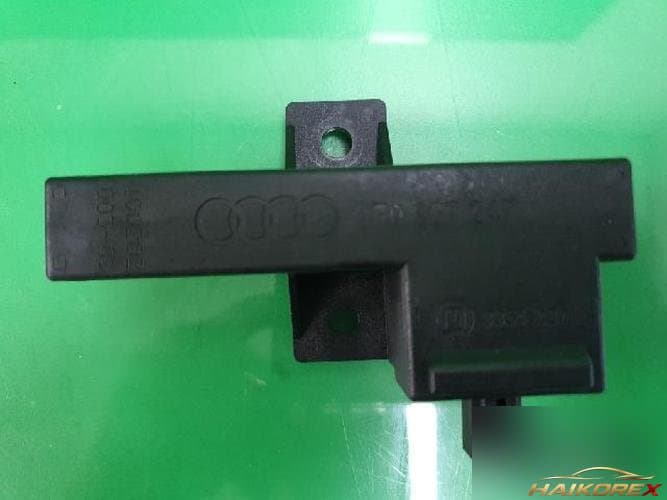 Audi A6 2010 — деталь 4F0 907 247