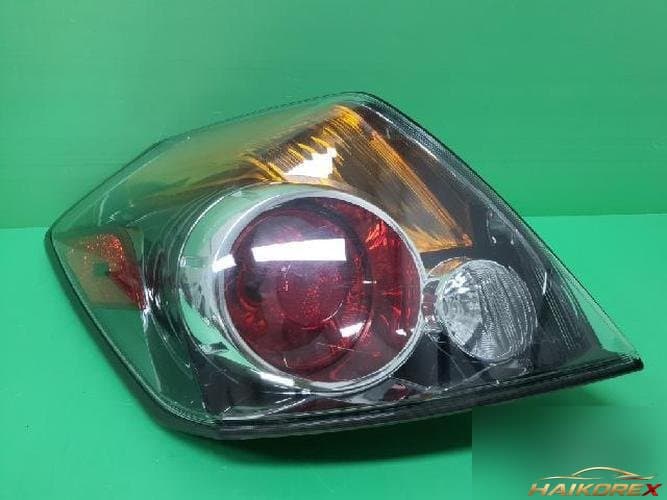 Nissan Altima 2011 — задний комбинированный фонарь левый (водительский)