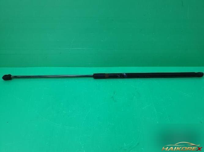 Volkswagen Golf 2011 — капот 5K0 823 359 D 1