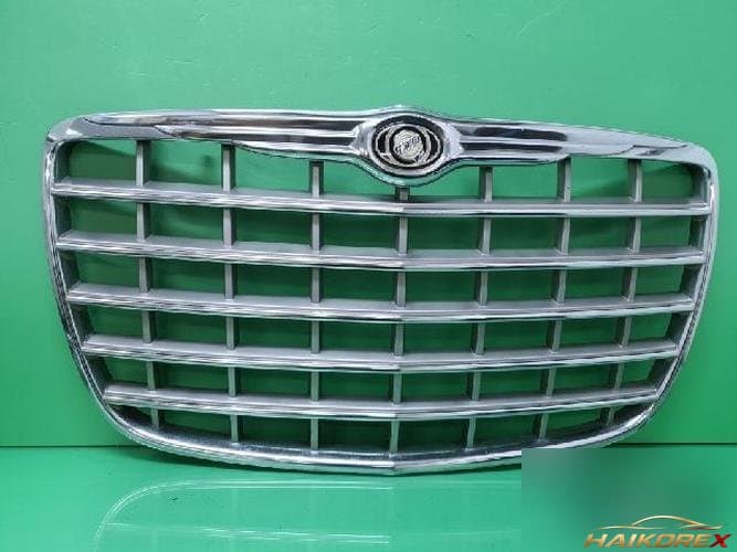 Chrysler 300 2007 — решётка радиатора