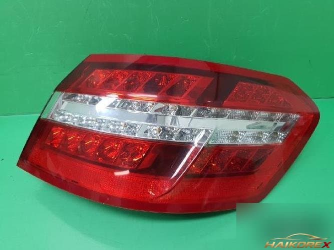 Mercedes-Benz E-Class 2010 — комбинированный фонарь задний правый A2129066901