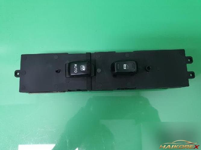 Hyundai Granzer 2009 — кнопка электростеклоподъёмника водителя