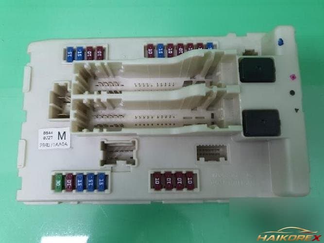 Nissan Altima 2011 — блок предохранителей (салонный) 284B71AA0A
