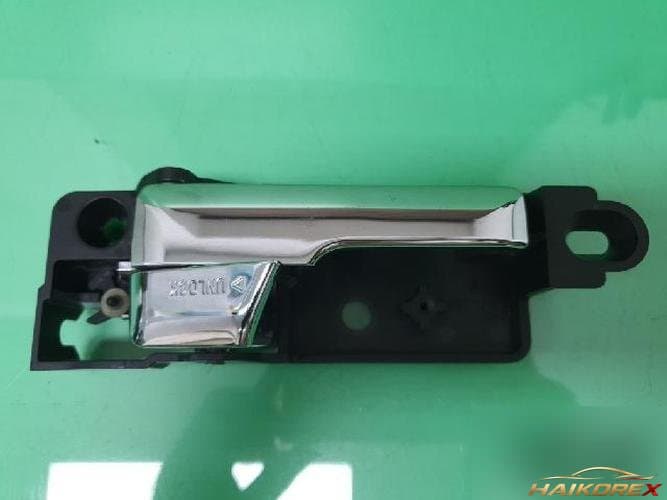 Ford MKZ 2010 — защелка двери 1