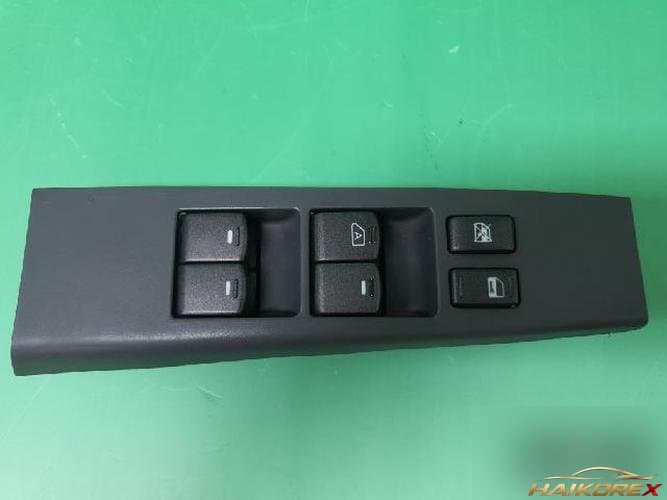Renault SM5 2008 — кнопка стеклоподъемника 10