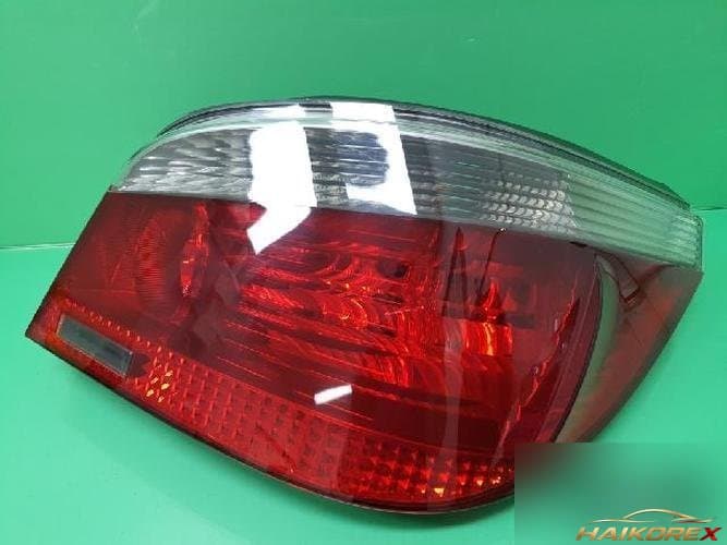 BMW 5 Series 2004 — комбинированный задний фонарь правый