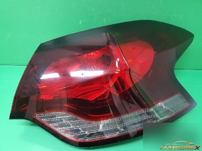 Citroen DS4 2013 — комбинированный задний фонарь правый (пассажирский)