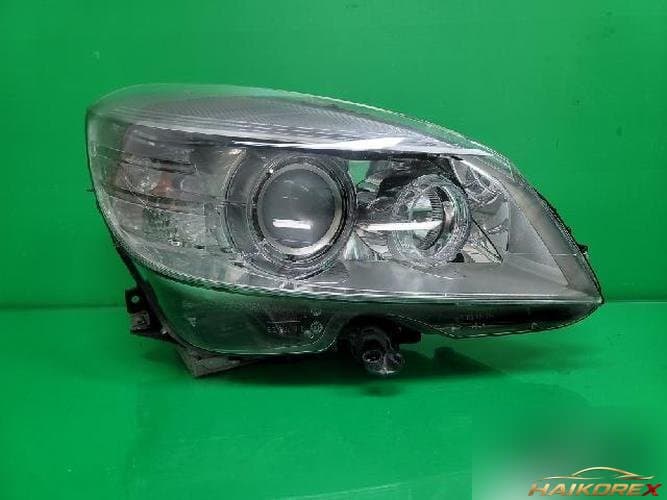 Mercedes-Benz C-класс 2009 — фара правая 2048209061