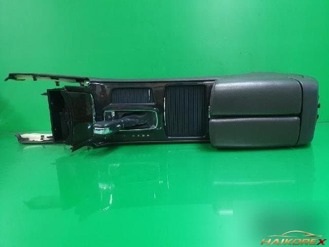 Ford MKS 2015 — консольный ящик