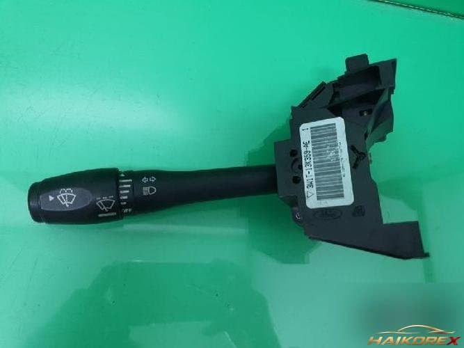 Ford Towncar 2003 — комбинированный переключатель 3W1T 13K359 AE