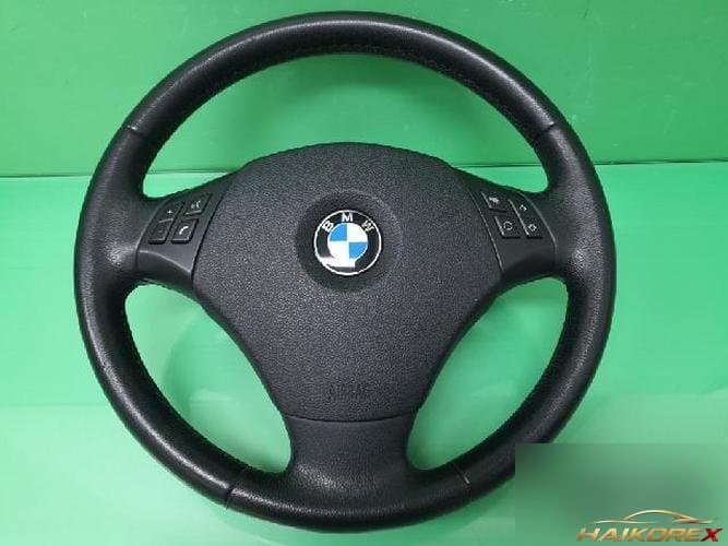 BMW 3 Series 2010 — рулевое колесо 1