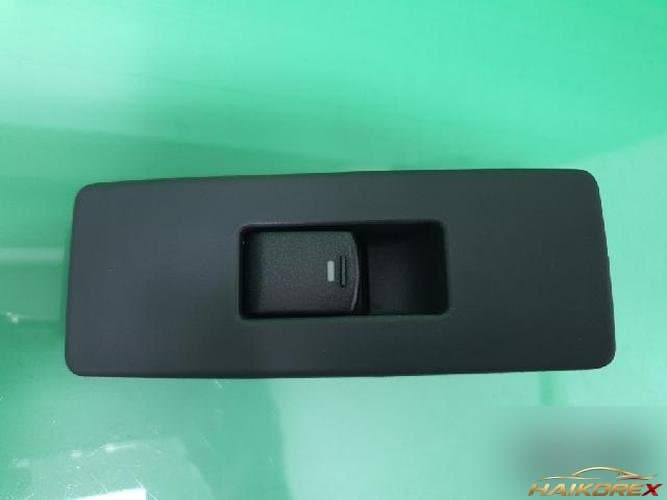 Renault SM5 2007 — кнопка стеклоподъёмника 10