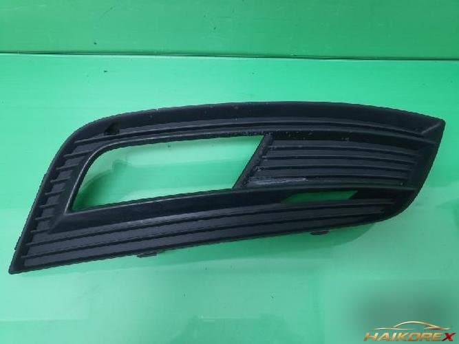 Audi A4 2015 — прочие детали 8K0 807 682K