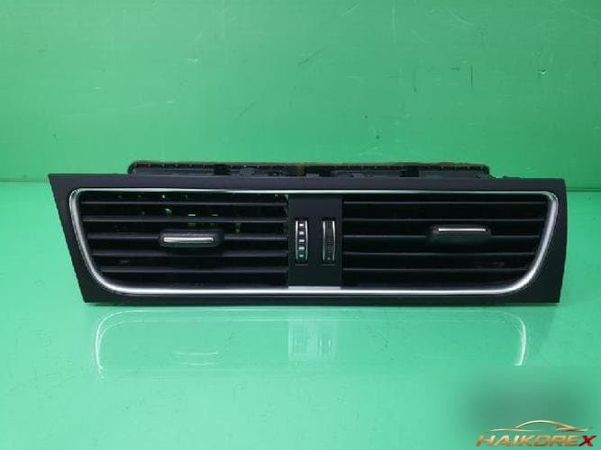Audi A4 2015 — панель приборной доски 8T1 820 951