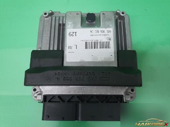 Audi A4 2015 — блок управления двигателем ECU 04L 906 021 CA 8