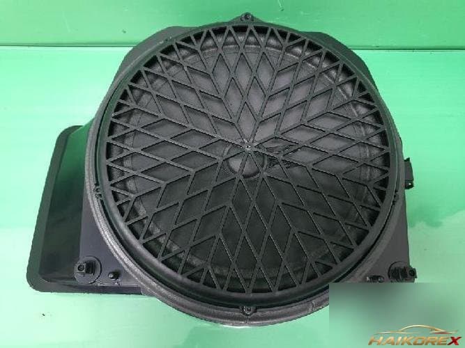 Audi A4 2015 — динамик